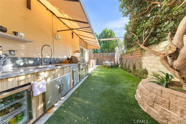 $5,500 | 18748 Collins Street, Tarzana, CA 91356