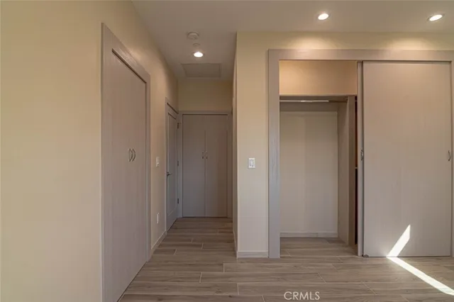 $5,500 | 18748 Collins Street, Tarzana, CA 91356