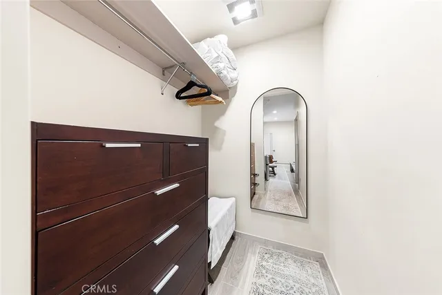 $5,500 | 18748 Collins Street, Tarzana, CA 91356