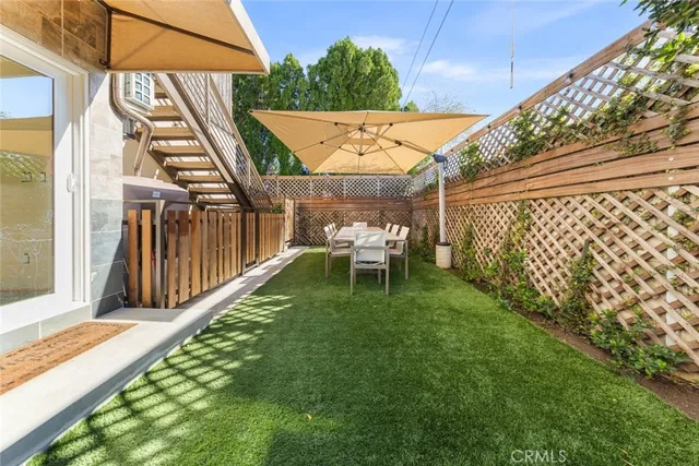 $5,500 | 18748 Collins Street, Tarzana, CA 91356