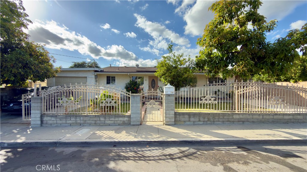 1011 Shadow San Fernando, CA 91340 - Photo 1 of 35