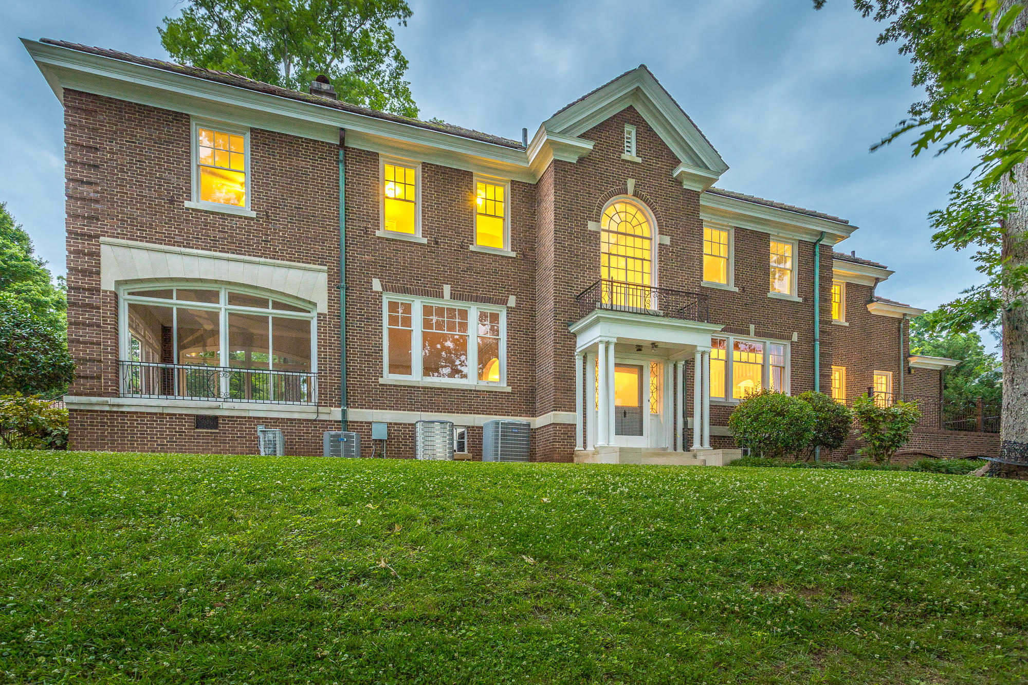 1651 Hillcrest Road Chattanooga, TN 37405 - Photo 19 of 204 1651 Hillcrest Rd. HD TWILIGHT-1