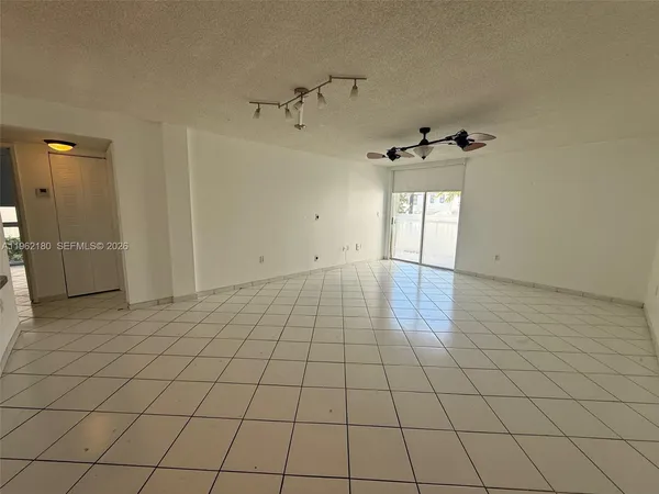 $2,750 | 7832 Collins Avenue, Unit 207, Miami Beach, FL 33141
