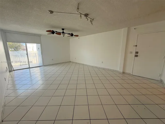 $2,850 | 7832 Collins Avenue, Unit 207, Miami Beach, FL 33141