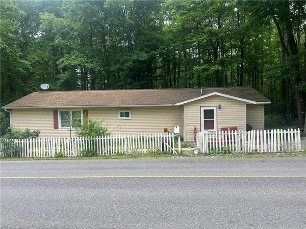 $120,000 | 1227 Mt Carmel Drive, Windber, PA 15963