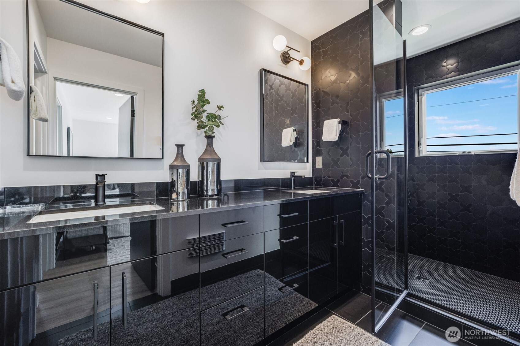 6356 47th Avenue South Seattle, WA 98118 - Photo 18 of 40