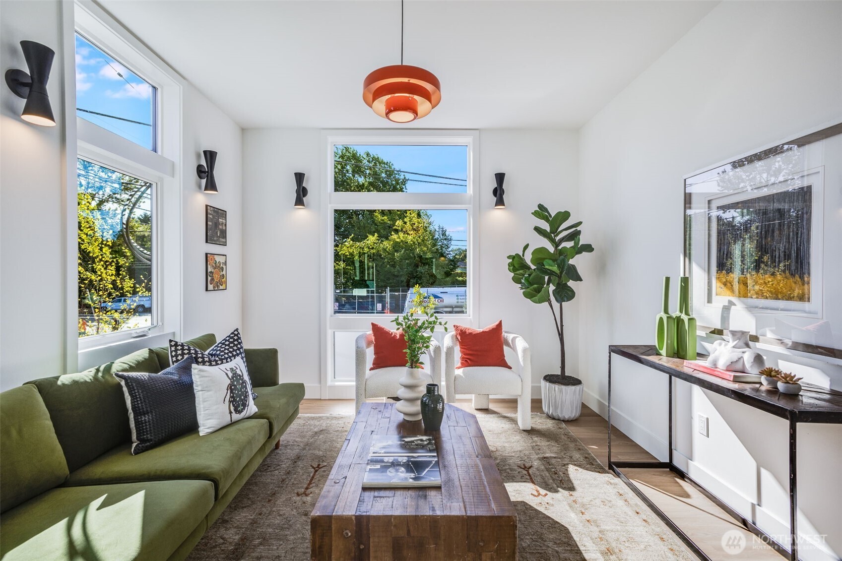 6356 47th Avenue South Seattle, WA 98118 - Photo 3 of 40