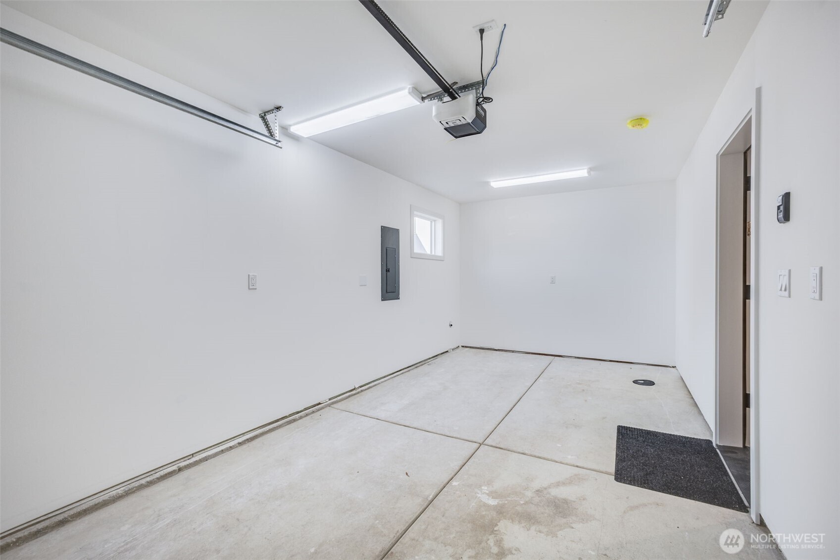 6356 47th Avenue South Seattle, WA 98118 - Photo 32 of 40