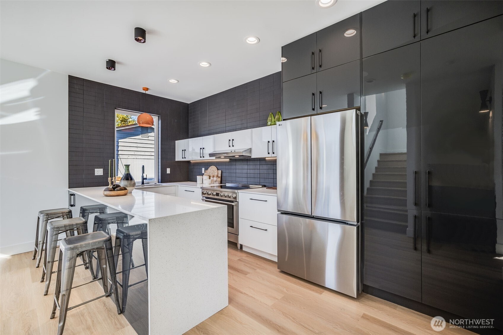 6356 47th Avenue South Seattle, WA 98118 - Photo 6 of 40