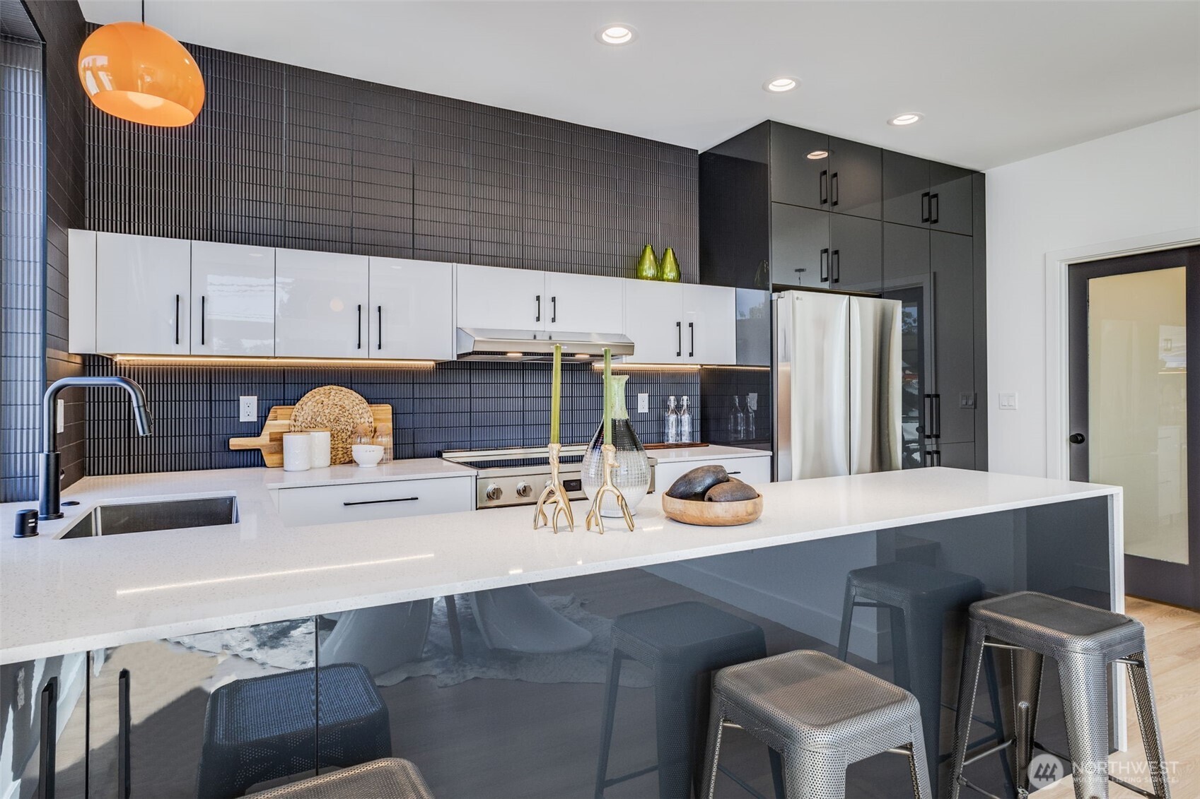 6356 47th Avenue South Seattle, WA 98118 - Photo 9 of 40