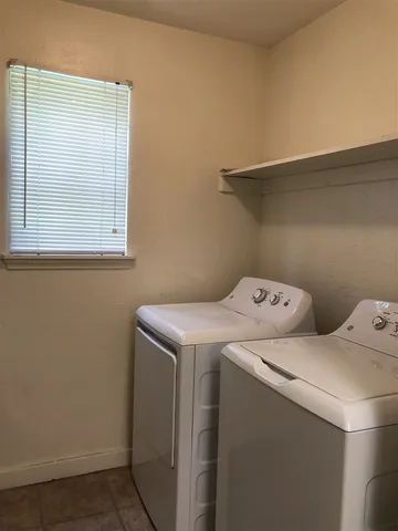 $950 | 110 Dixie Drive, Unit B3, Tallahassee, FL 32304