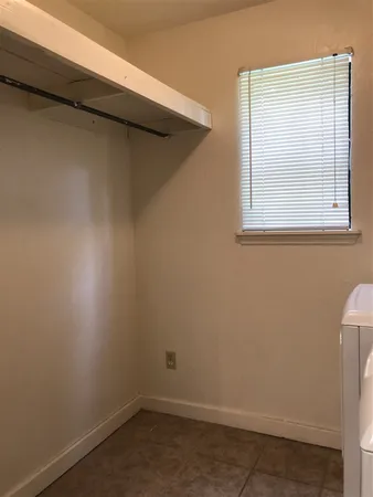 $950 | 110 Dixie Drive, Unit B3, Tallahassee, FL 32304