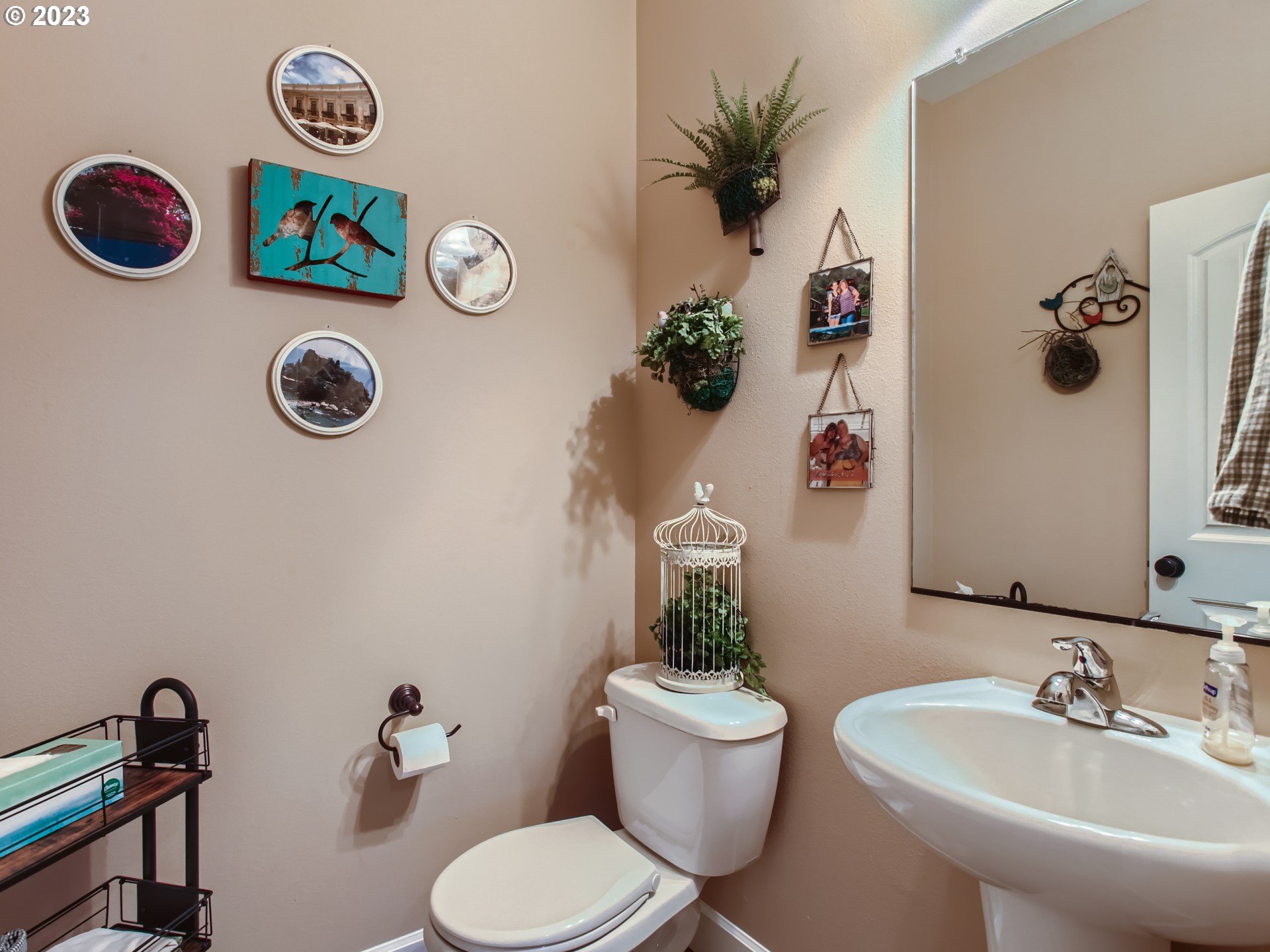 4404 North 4th Circle Ridgefield, WA 98642 - Photo 12 of 29 a bathroom with a sink and a toilet
