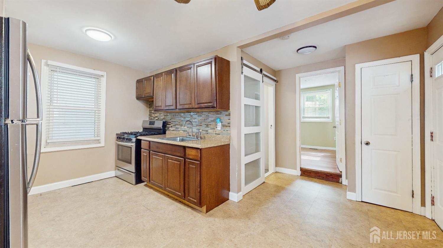 811 Shore Concourse Keyport, NJ 07735 - Photo 11 of 28