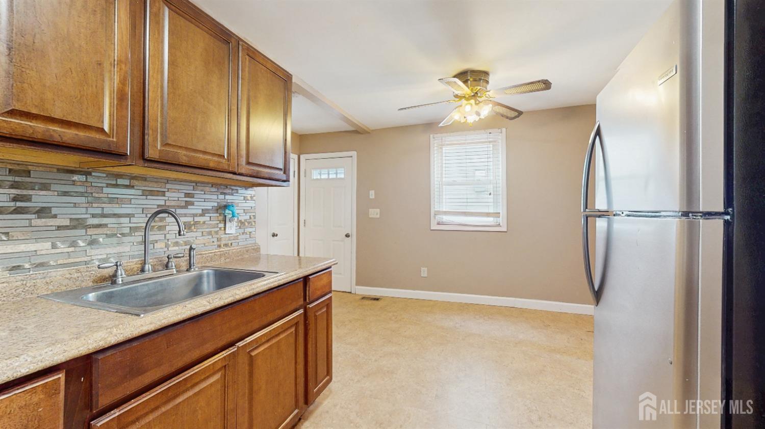 811 Shore Concourse Keyport, NJ 07735 - Photo 13 of 28