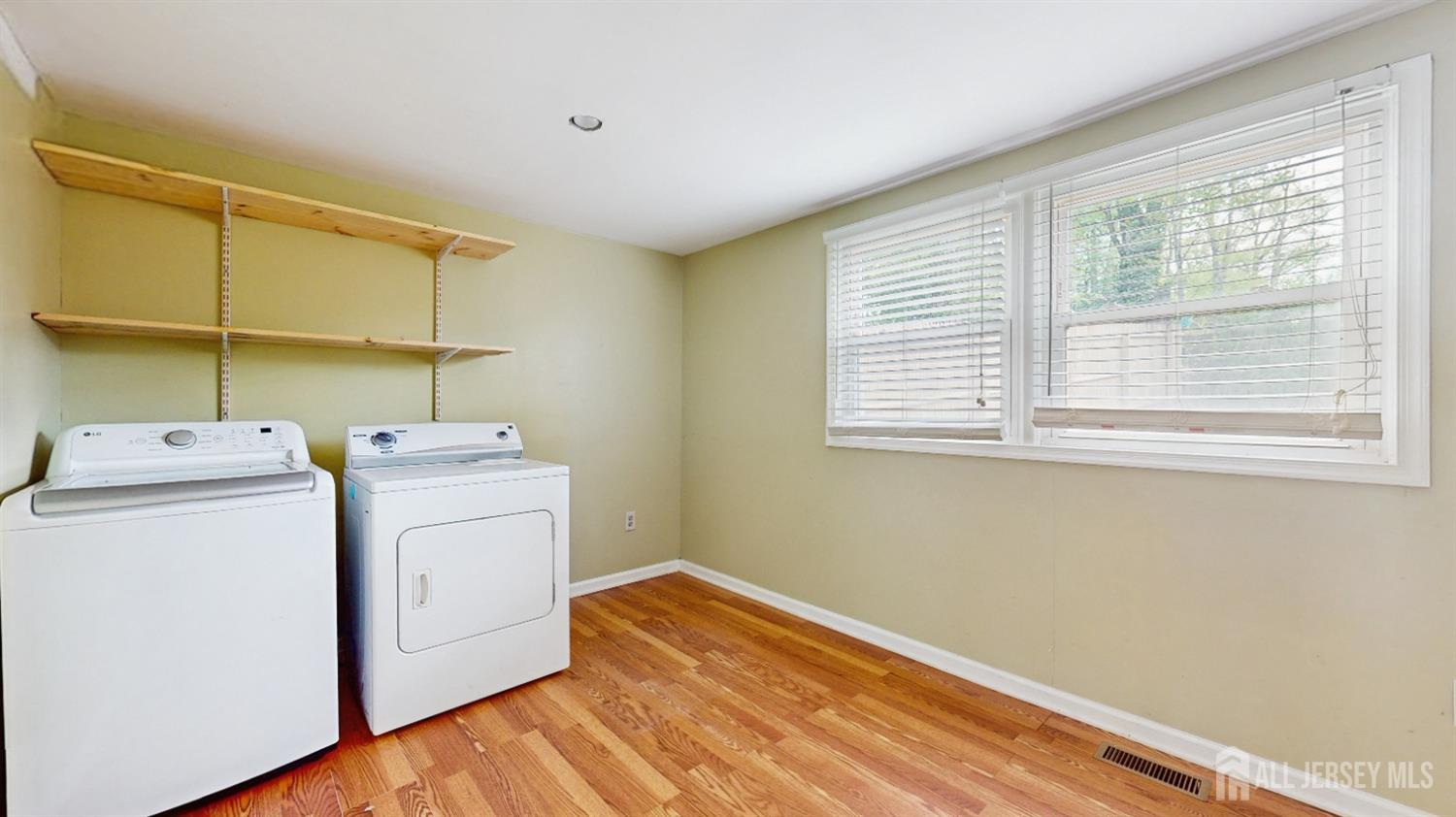 811 Shore Concourse Keyport, NJ 07735 - Photo 15 of 28