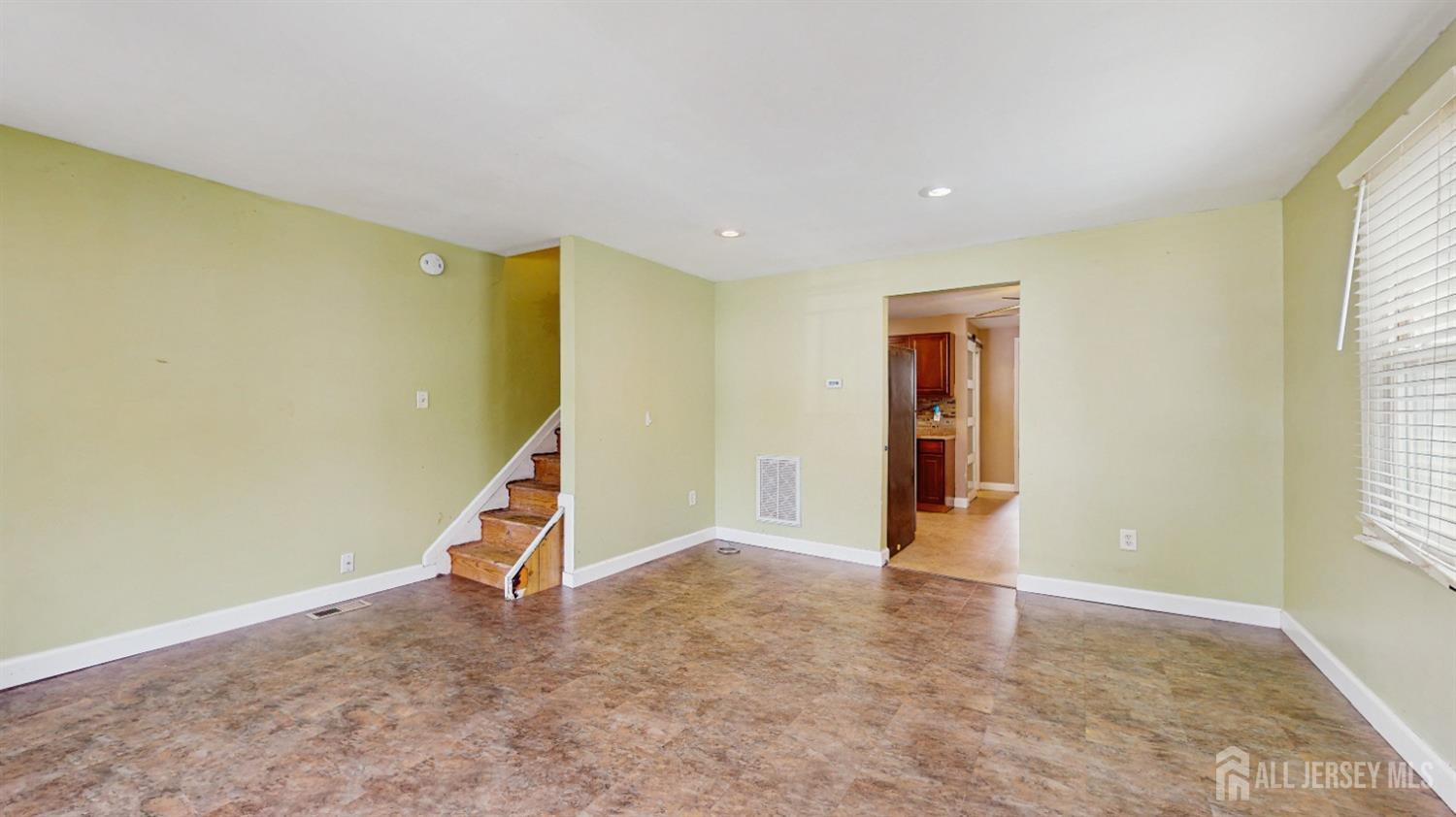 811 Shore Concourse Keyport, NJ 07735 - Photo 5 of 28