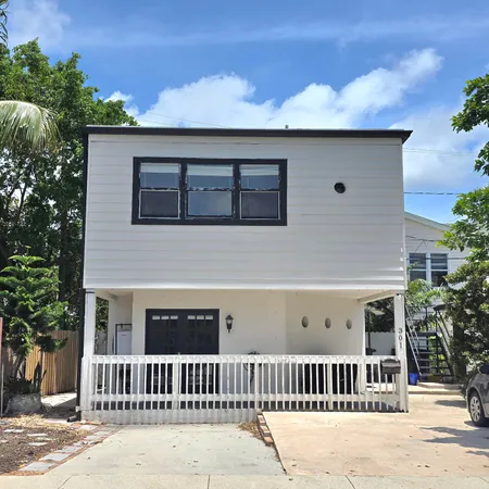 $2,500 | 3709 South Olive Avenue, Unit 301 CENTRAL DR, West Palm Beach, FL 33405