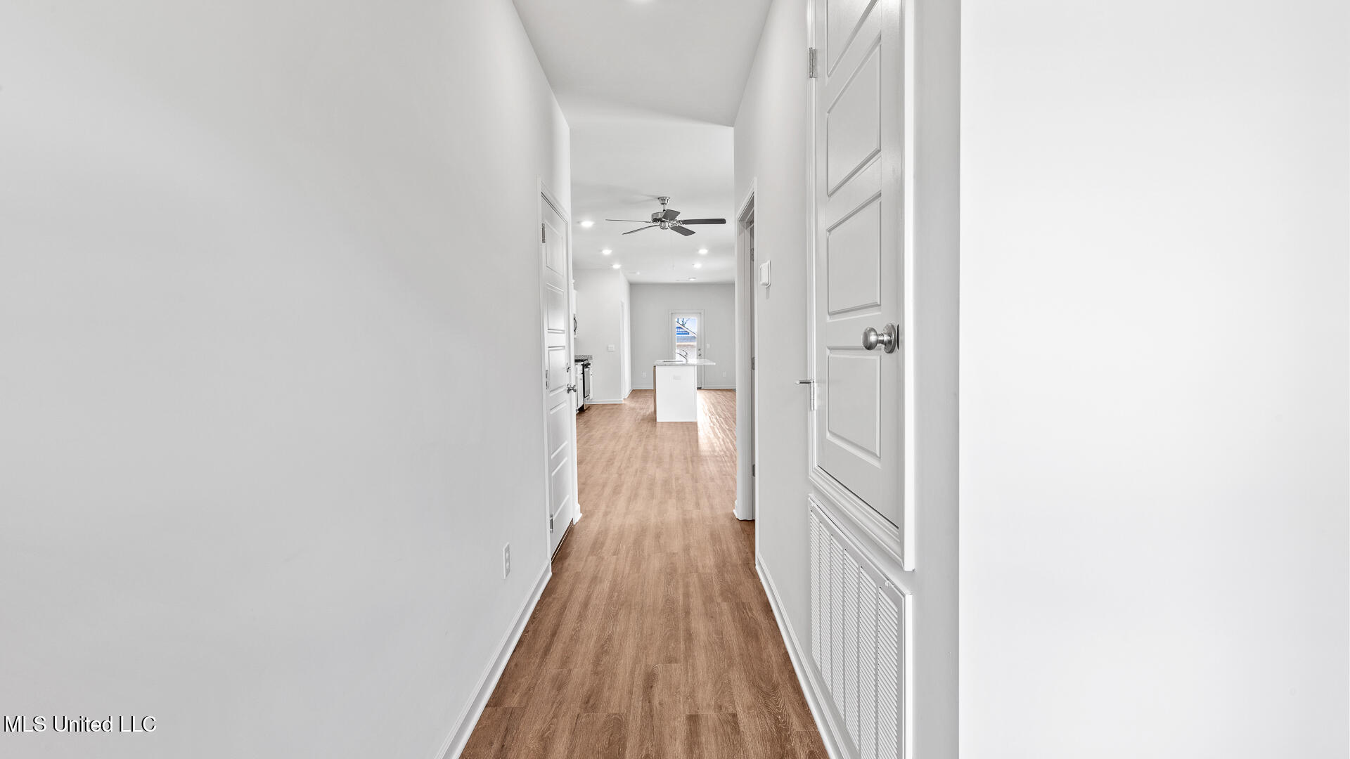 406 Hidden Reed Court Pearl, MS 39208 - Photo 2 of 26 MS_Jackson_Pearl_Serenity-Lake_Burke_B11