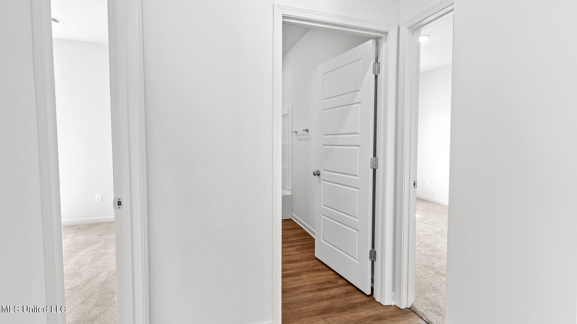 406 Hidden Reed Court Pearl, MS 39208 - Photo 9 of 26 MS_Jackson_Pearl_Serenity-Lake_Burke_B11