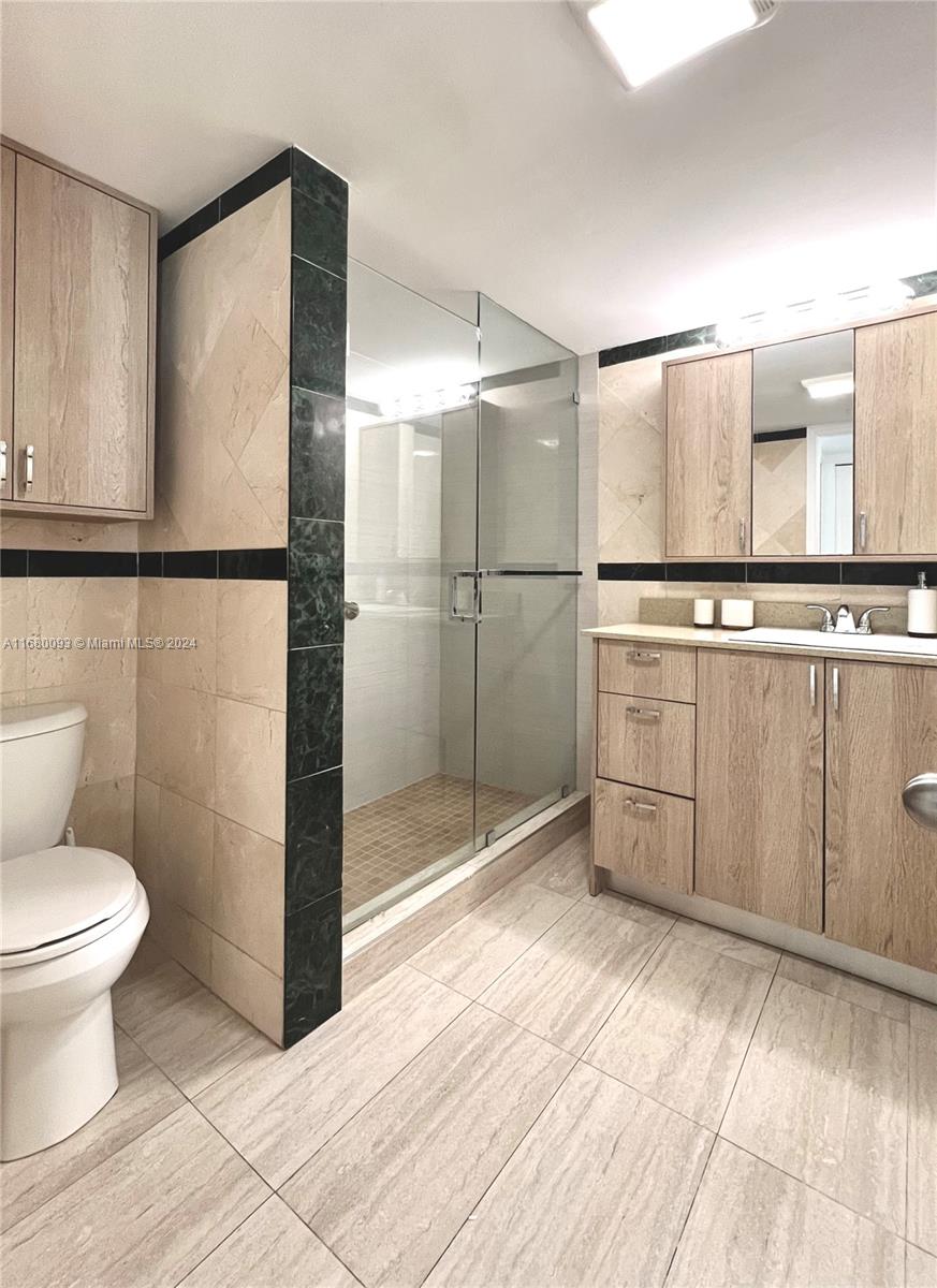 Mid Beach Miami Beach, FL 33140 - Photo 13 of 44