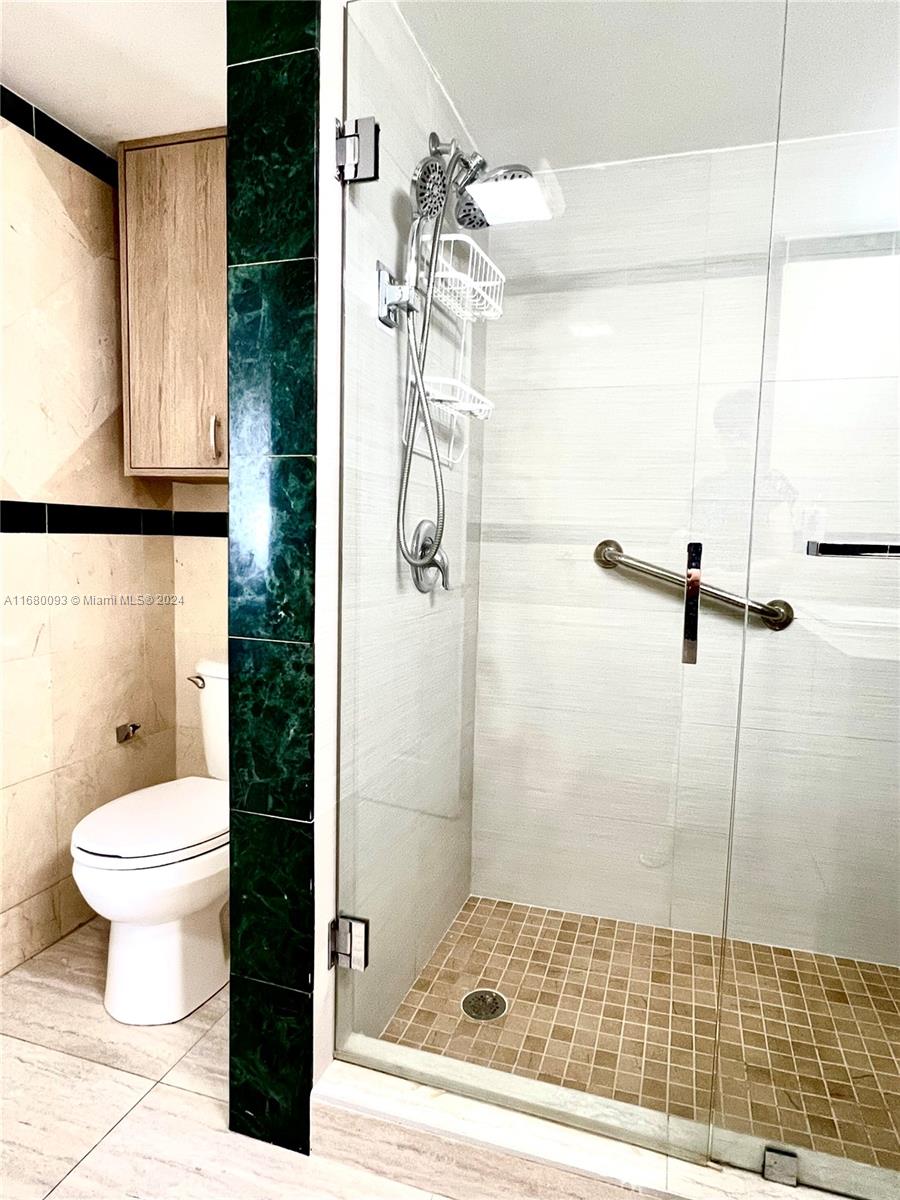 Mid Beach Miami Beach, FL 33140 - Photo 14 of 44