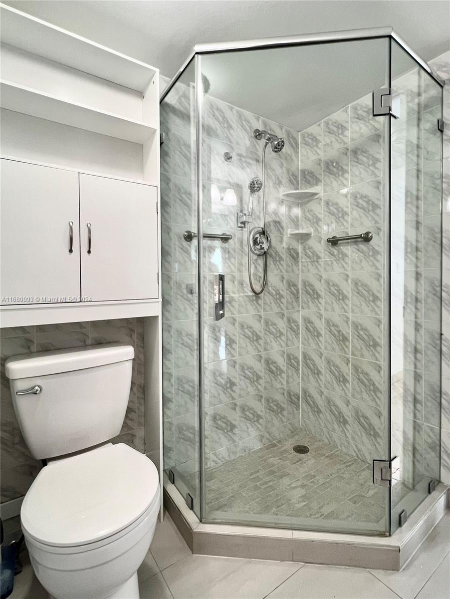 Mid Beach Miami Beach, FL 33140 - Photo 20 of 44