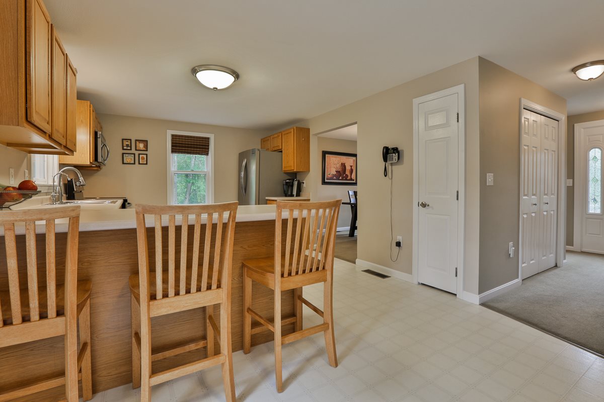 13 Gowing Road Hudson, NH 03051 - Photo 11 of 31