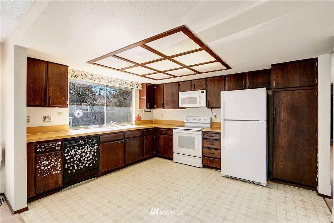 16912 157th Place Southeast Renton, WA 98058 - Photo 8 of 22 Gallery Image 8