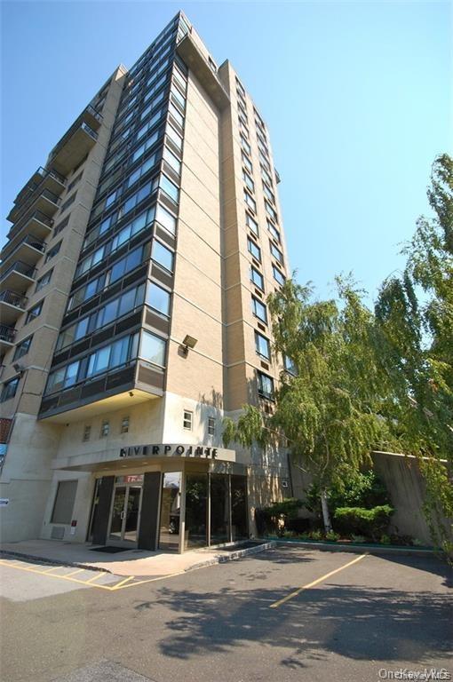 2287 Johnson Avenue, Unit 5F Bronx, NY 10463 - Photo 22 of 22 a view of a tall building