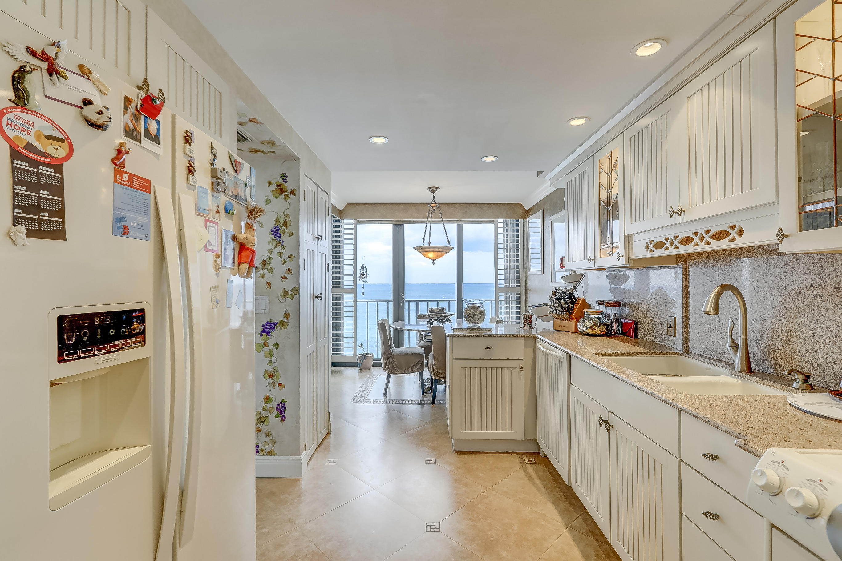 2600 South Ocean Boulevard, Unit 15A Boca Raton, FL 33432 - Photo 26 of 88 Eat in kitchen