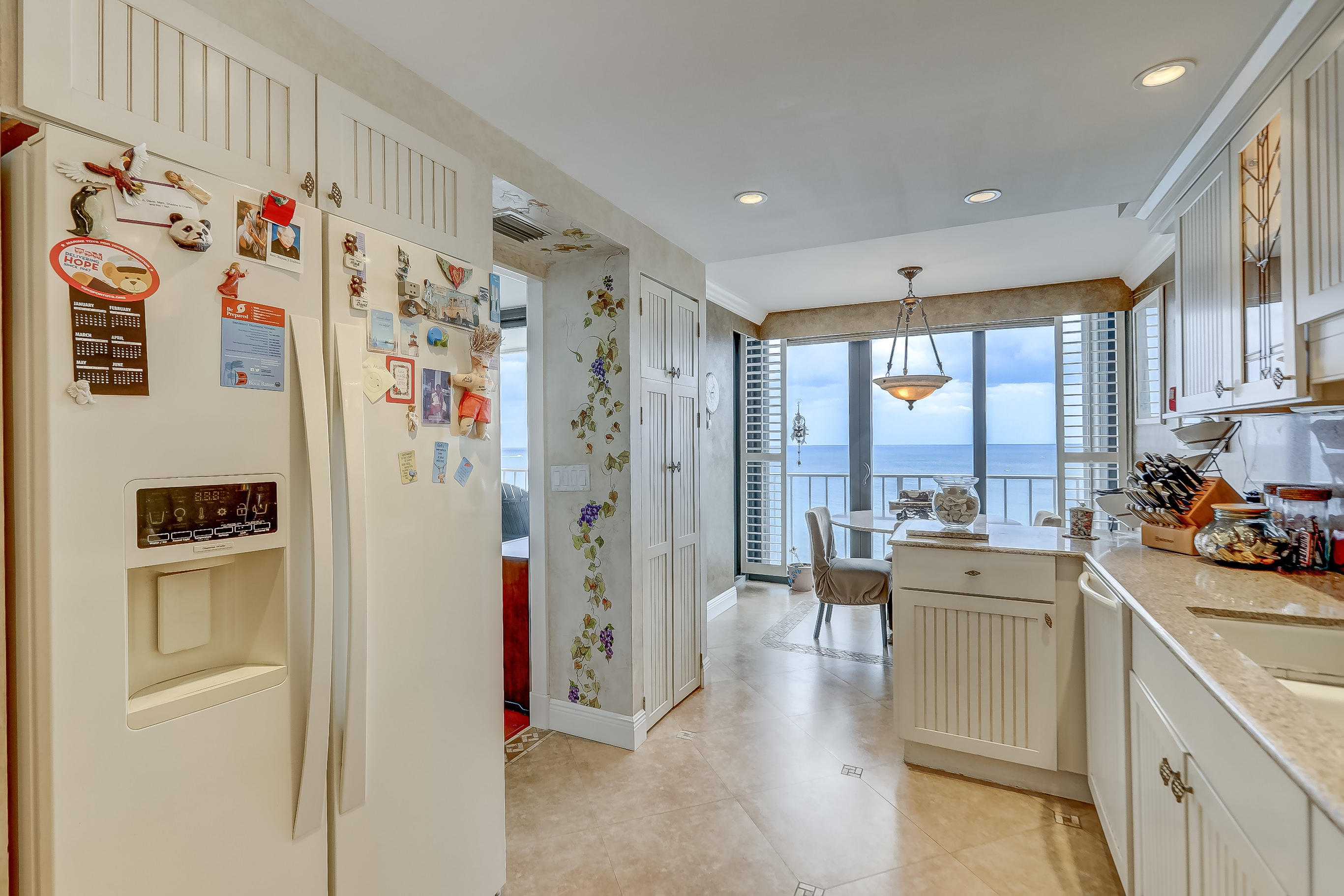2600 South Ocean Boulevard, Unit 15A Boca Raton, FL 33432 - Photo 27 of 88 Eat in kitchen