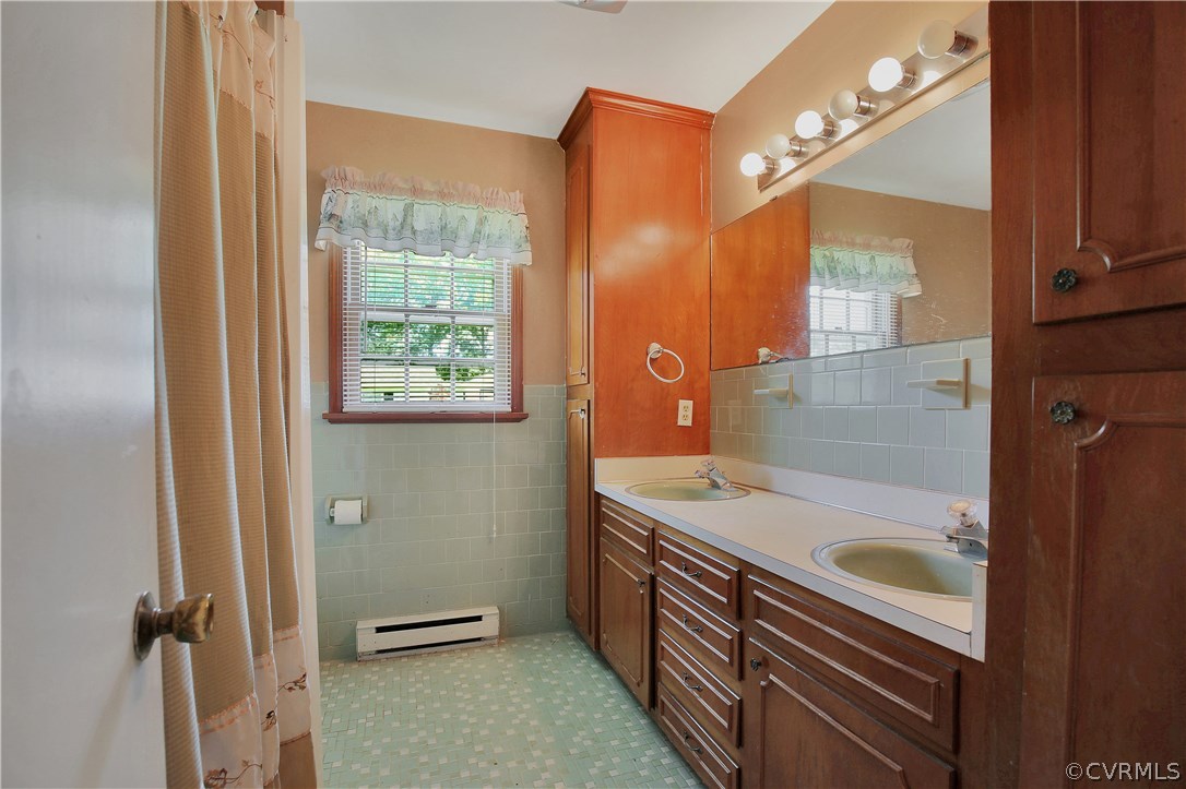 3190 Meadow Road Sandston, VA 23150 - Photo 18 of 25 Gallery Image 18