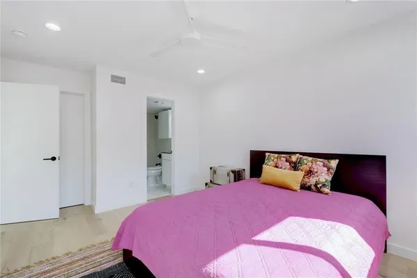 $2,650 | 400 East 30th Street, Unit 204, Austin, TX 78705