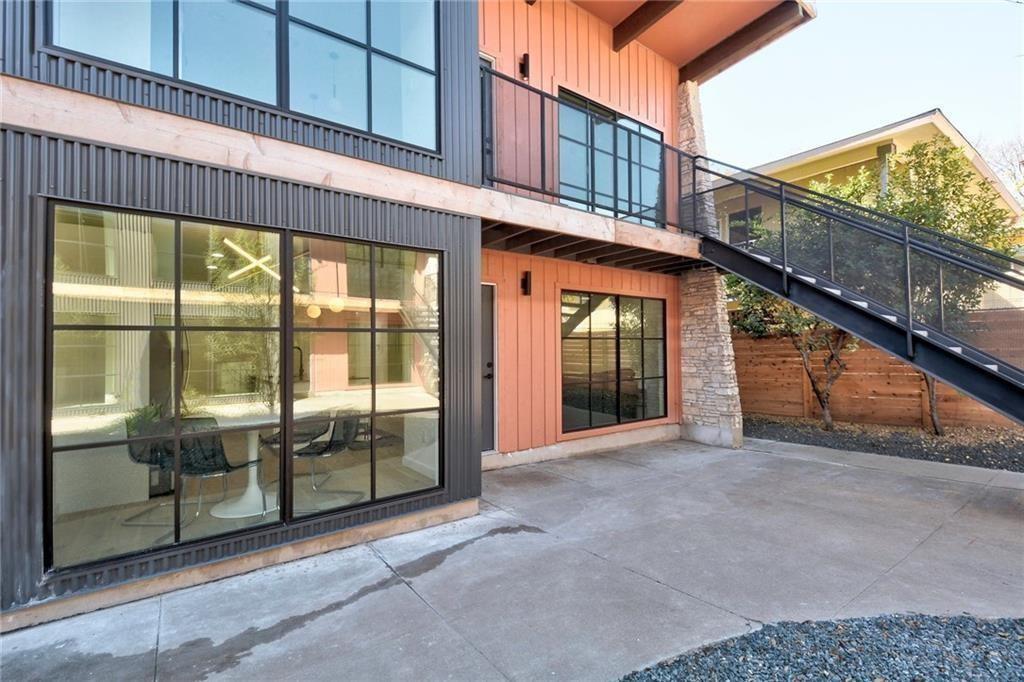 400 East 30th Street, Unit 204 Austin, TX 78705 - Photo 3 of 18 a view of entryway with a balcony