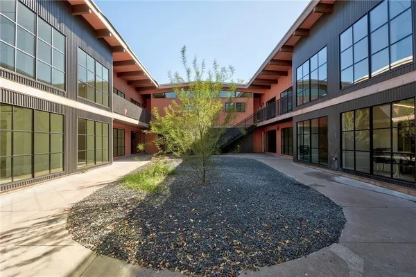 $2,650 | 400 East 30th Street, Unit 204, Austin, TX 78705
