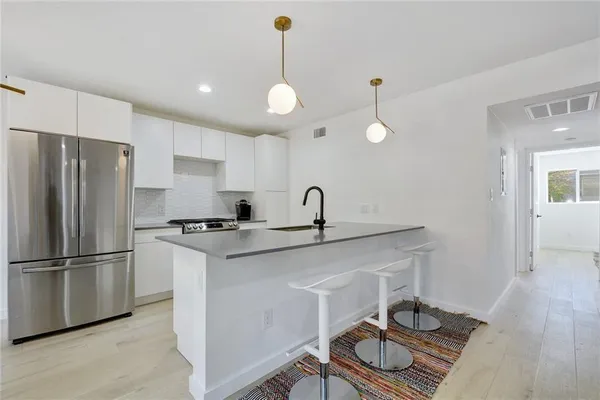 $2,650 | 400 East 30th Street, Unit 204, Austin, TX 78705