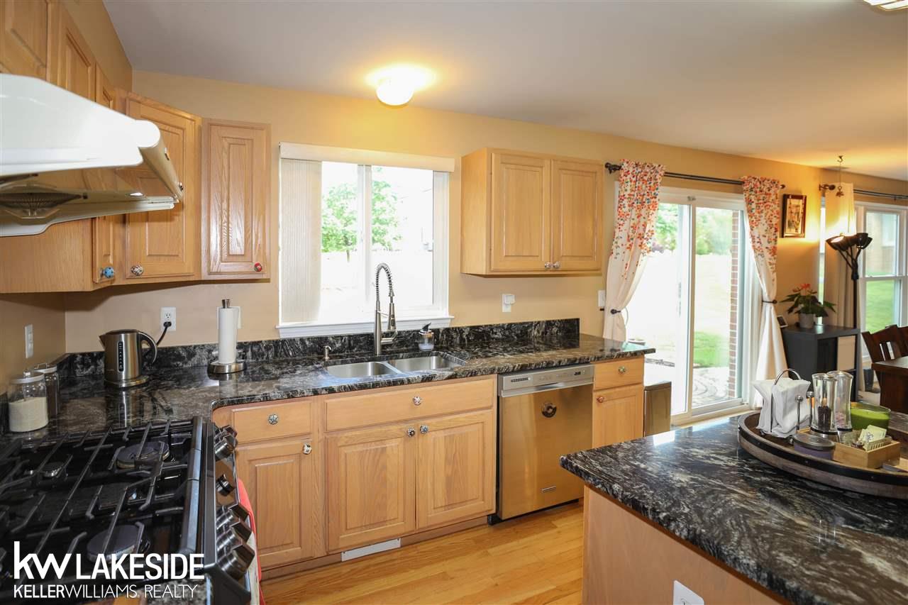 2818 Long Meadow Lane Rochester, MI 48307 - Photo 14 of 45 50045489-13.JPG