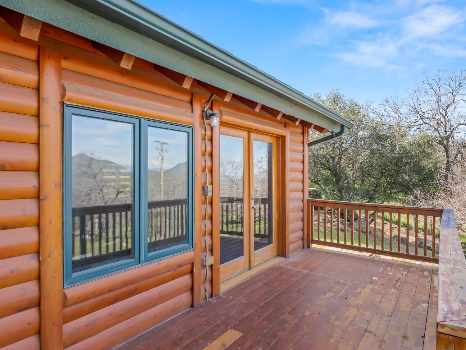 37678 Cardinal Lane Squaw Valley, CA 93675 - Photo 19 of 65 a view of porch with a small deck