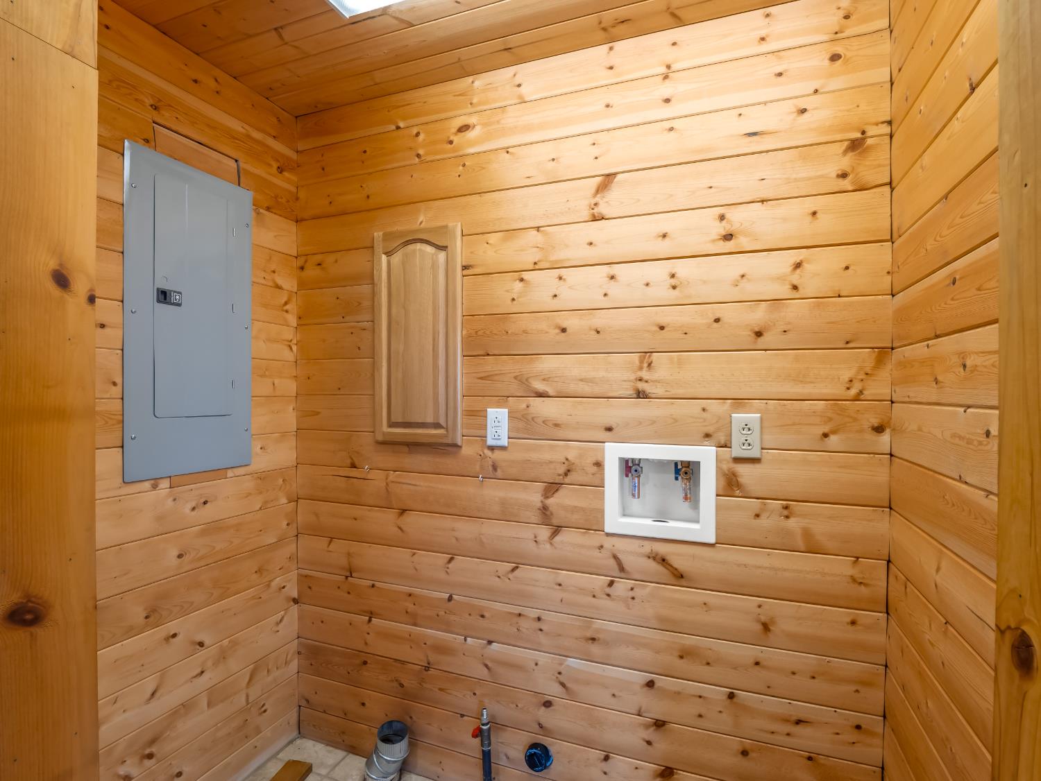 37678 Cardinal Lane Squaw Valley, CA 93675 - Photo 52 of 65 a bathroom with a shower and a sink