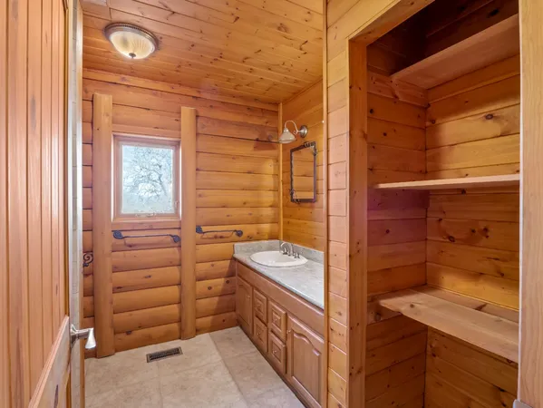 $650,000 | 37678 Cardinal Lane, Squaw Valley, CA 93675