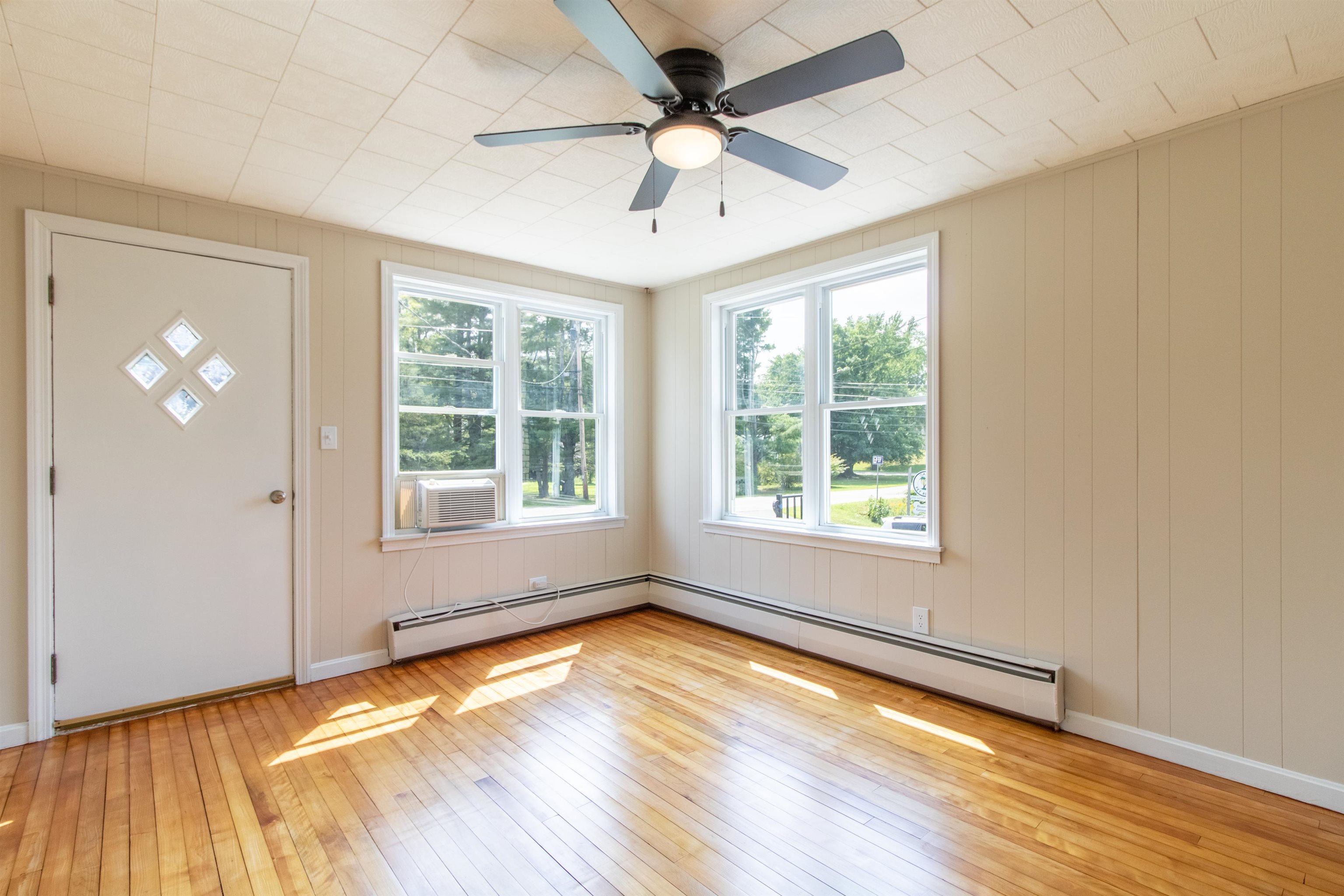 573 Sias Avenue Newport, VT 05855 - Photo 12 of 60