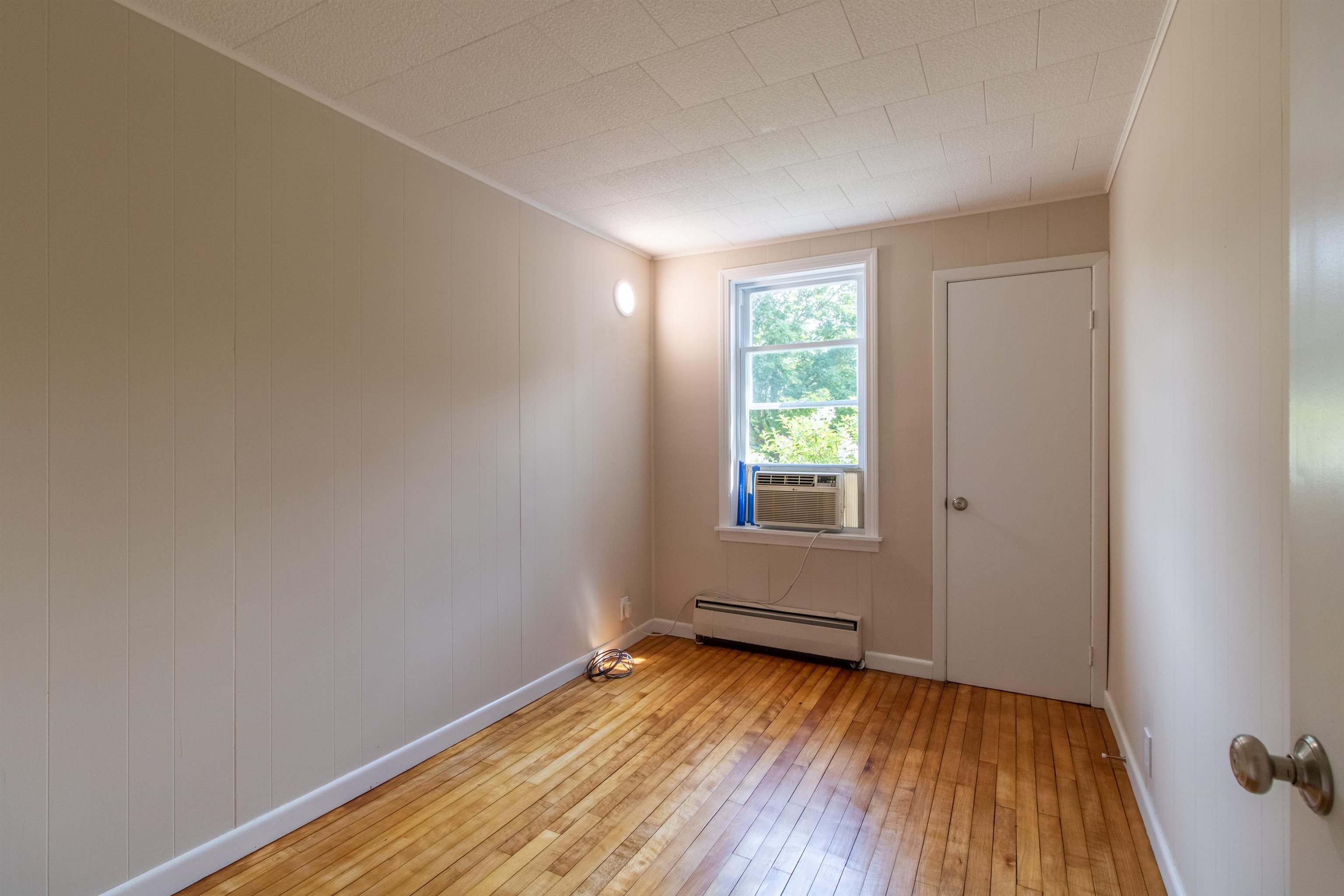 573 Sias Avenue Newport, VT 05855 - Photo 15 of 60