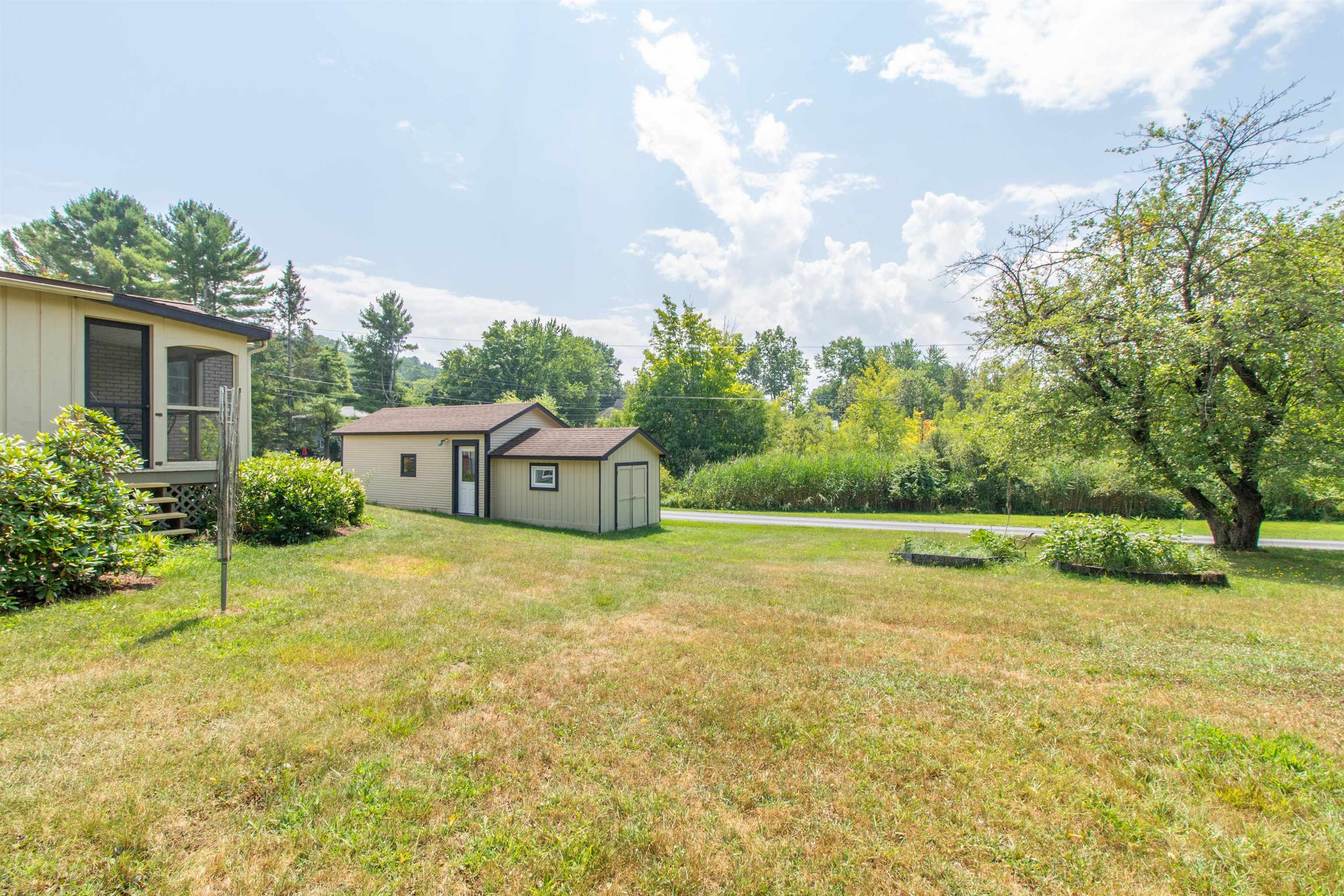 573 Sias Avenue Newport, VT 05855 - Photo 39 of 60