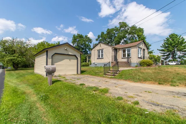 $269,500 | 573 Sias Avenue, Newport, VT 05855