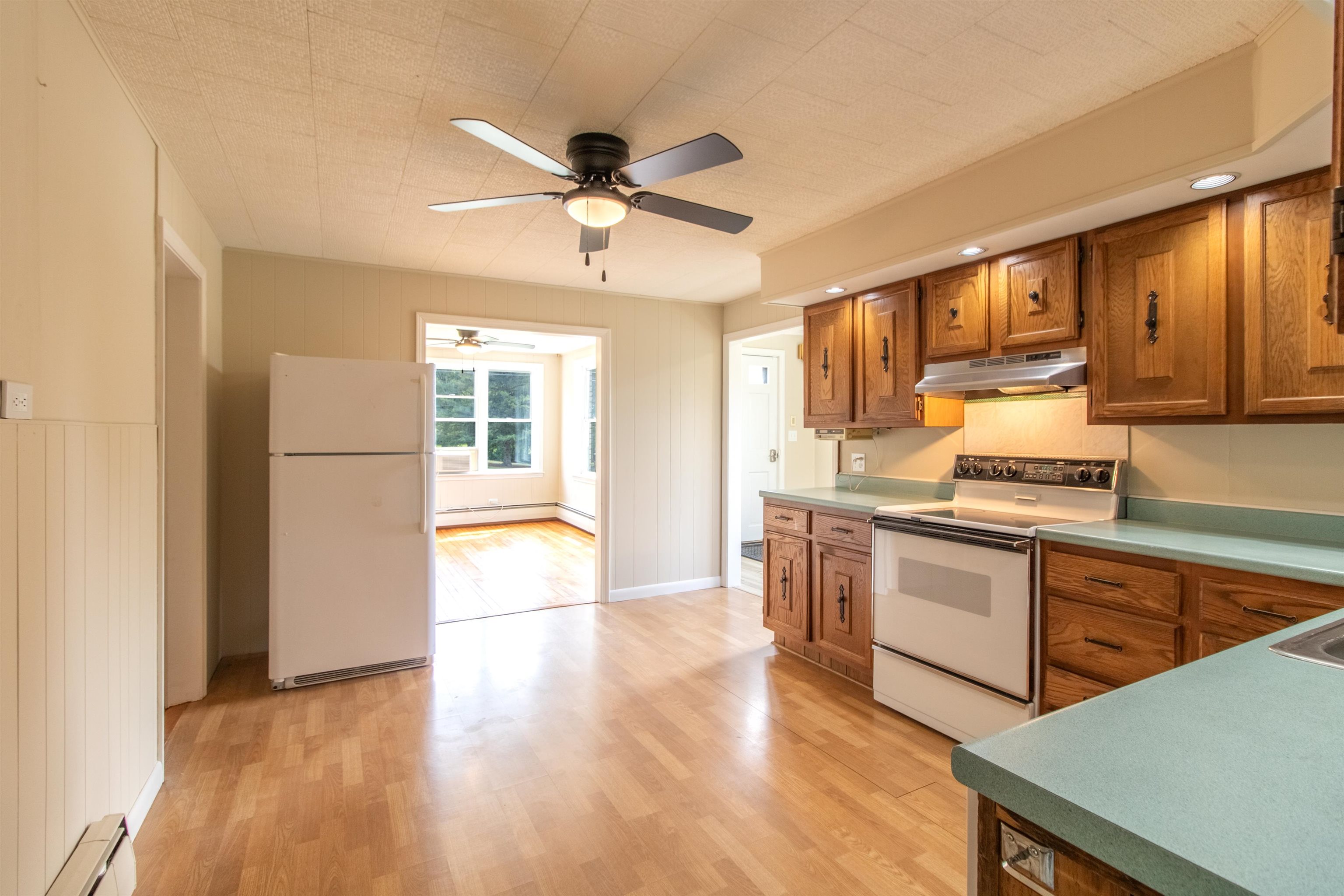 573 Sias Avenue Newport, VT 05855 - Photo 7 of 60