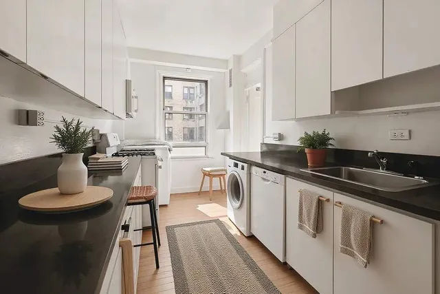 $1,300,000 | 103 East 84th Street, Unit 6B | Upper East Side