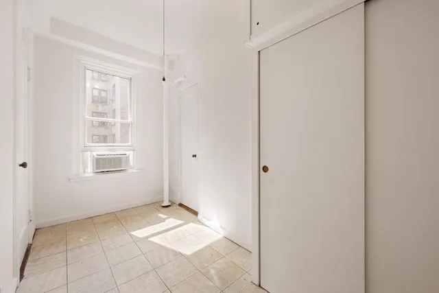 $1,300,000 | 103 East 84th Street, Unit 6B | Upper East Side