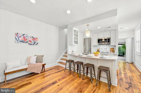 $525,000 | 328 Spruce Street, Unit 5, Philadelphia, PA 19106