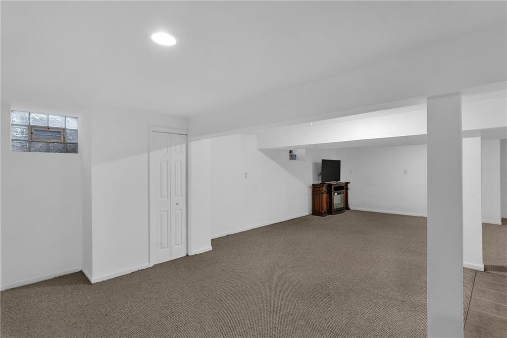 5010 Prides Court Murrysville, PA 15668 - Photo 38 of 49 a view of empty room with closet